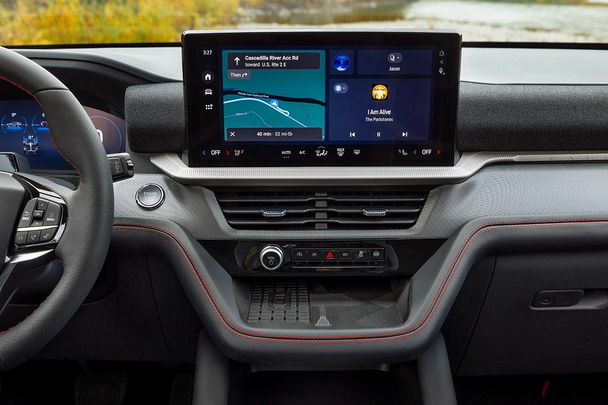 米国で登場したフォード新型「エクスプローラーST」のインテリア