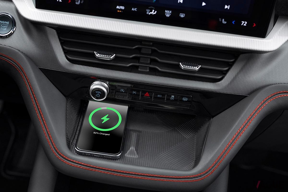 米国で登場したフォード新型「エクスプローラーST」のインテリア