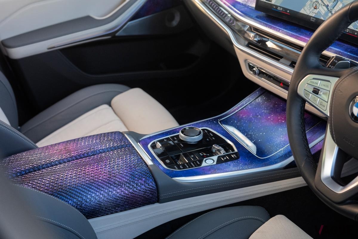 BMWのコンセプトモデル「X7 錦ラウンジ（NISHIKI LOUNGE）」