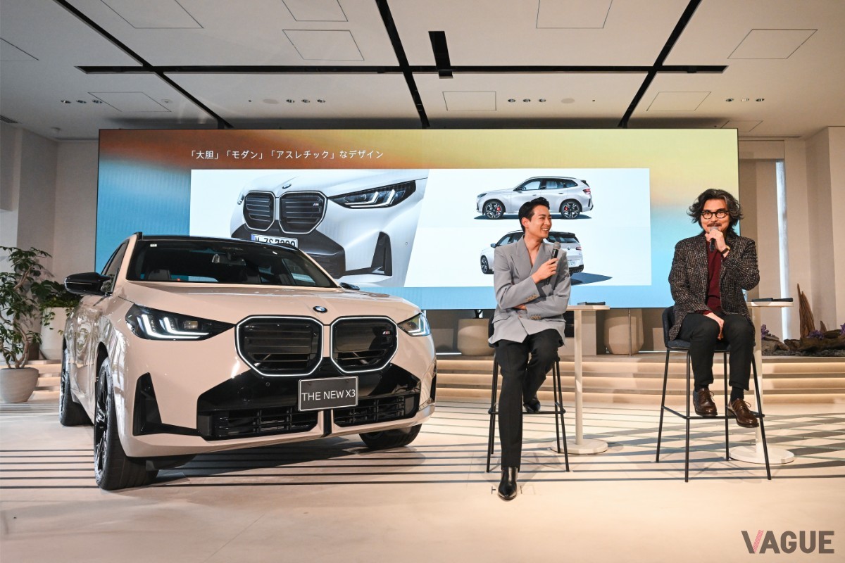  BMW新型「X3」のイベントに出席した竜星涼さん（左）と小澤征悦さん