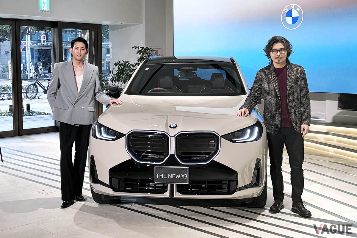  BMW新型「X3」のイベントに出席した竜星涼さん（左）と小澤征悦さん
