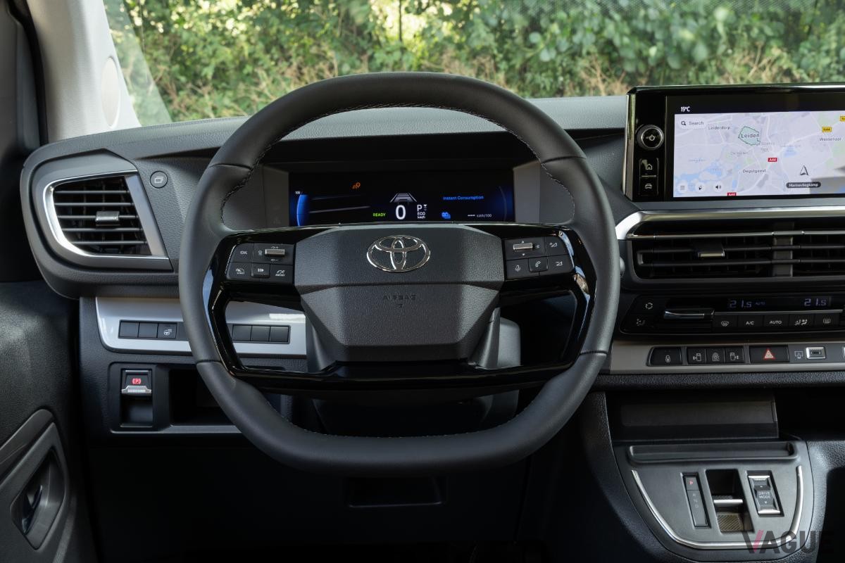 トヨタの欧州向けミニバン「プロエース・ヴァーソ」