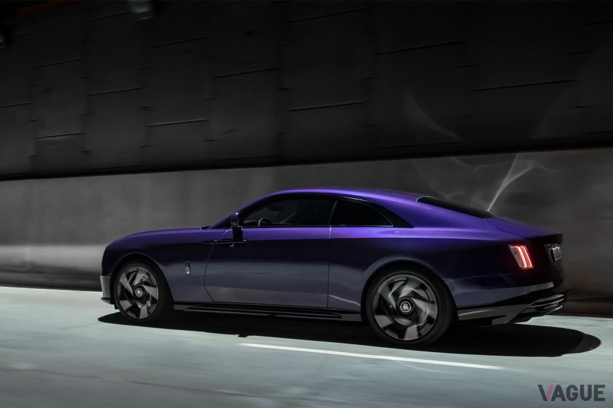 ロールス・ロイス新型「ブラック・バッジ・スペクター」