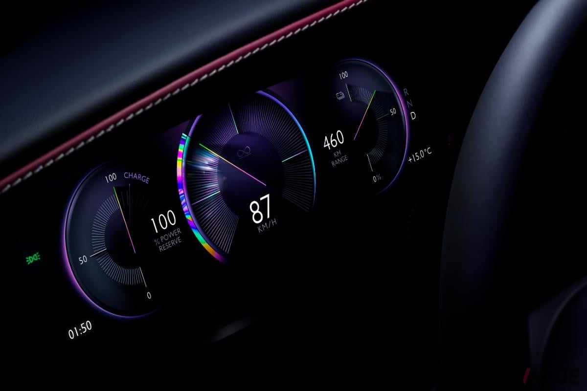 ロールス・ロイス新型「ブラック・バッジ・スペクター」