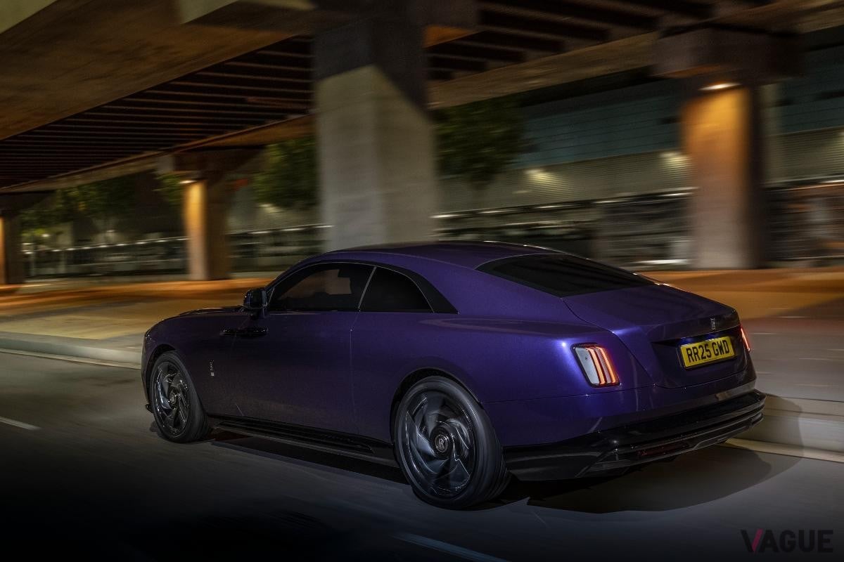 ロールス・ロイス新型「ブラック・バッジ・スペクター」