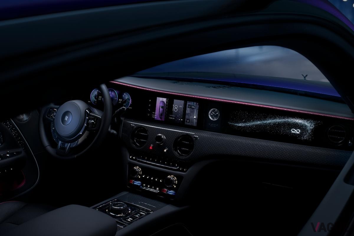 ロールス・ロイス新型「ブラック・バッジ・スペクター」