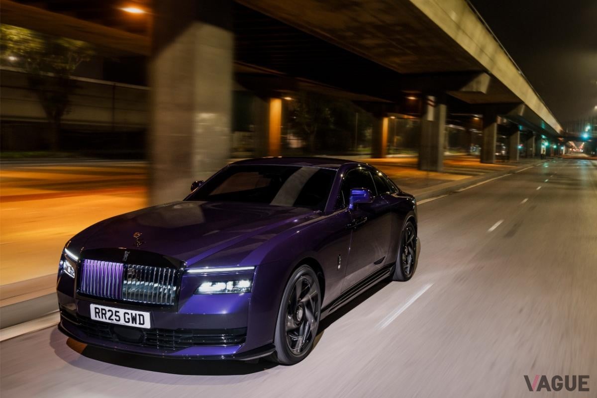 ロールス・ロイス新型「ブラック・バッジ・スペクター」