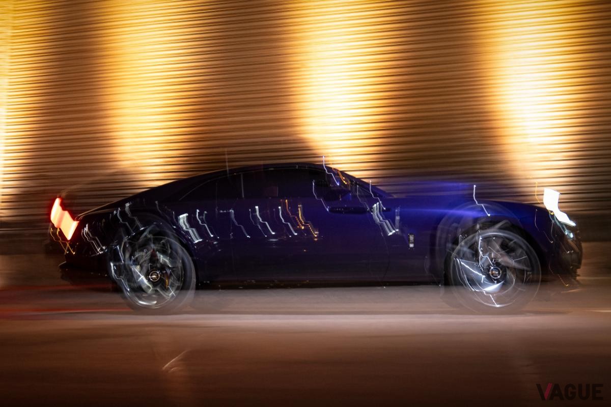 ロールス・ロイス新型「ブラック・バッジ・スペクター」