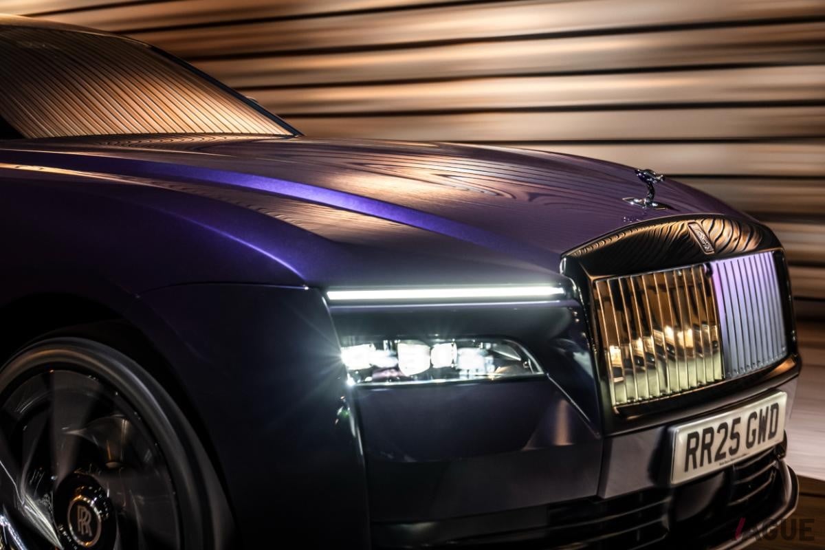 ロールス・ロイス新型「ブラック・バッジ・スペクター」
