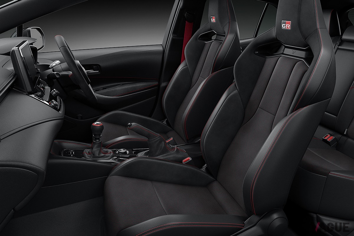 トヨタ改良新型「GRカローラ」のインテリア