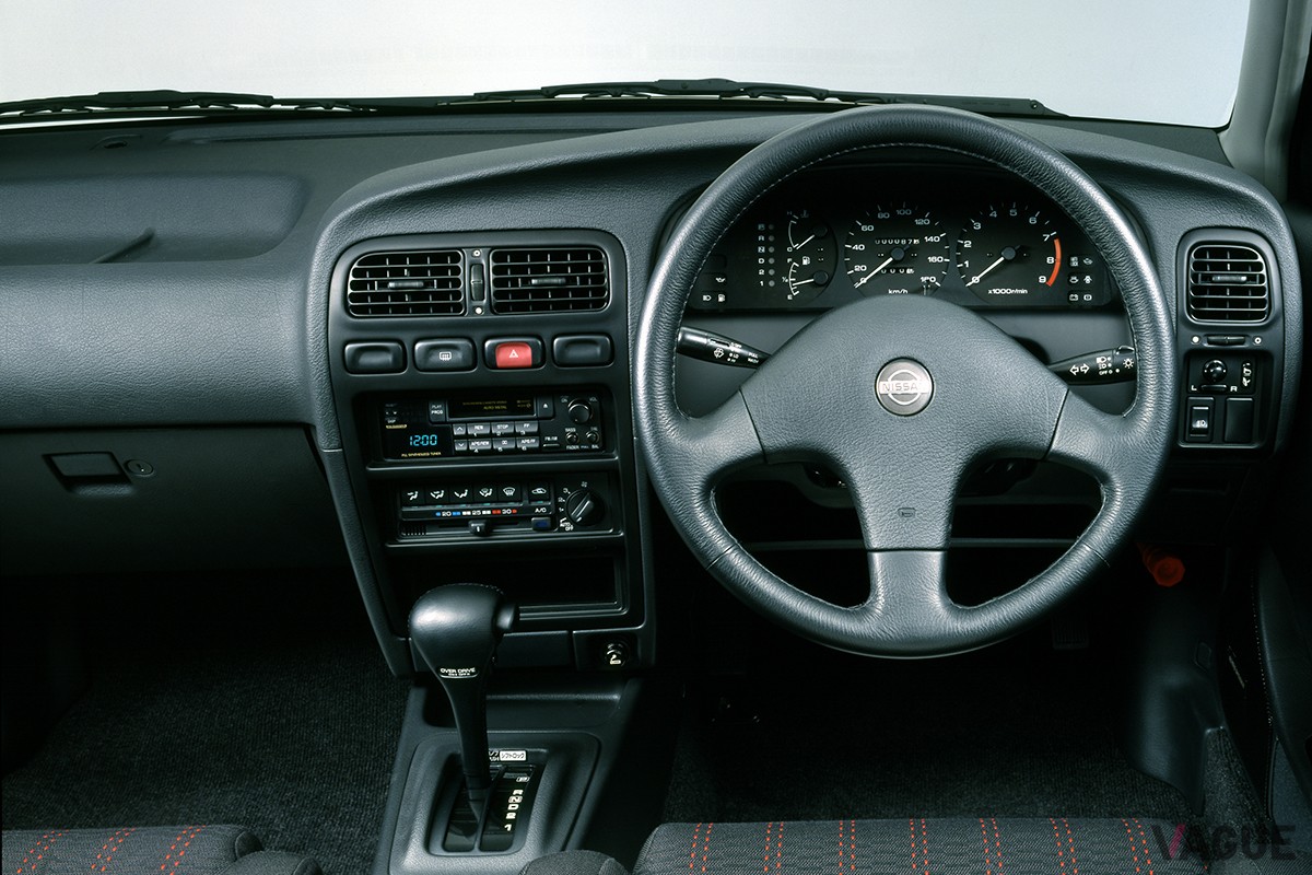 1990年に登場した日産初代「プリメーラ」（P10）