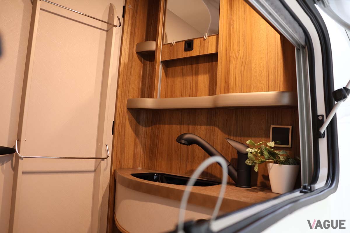 ハイマージャパンが輸入するドイツ・ハイマー社の「エリバツーリング310」。ロングセラーのキャンピングトレーラーだ