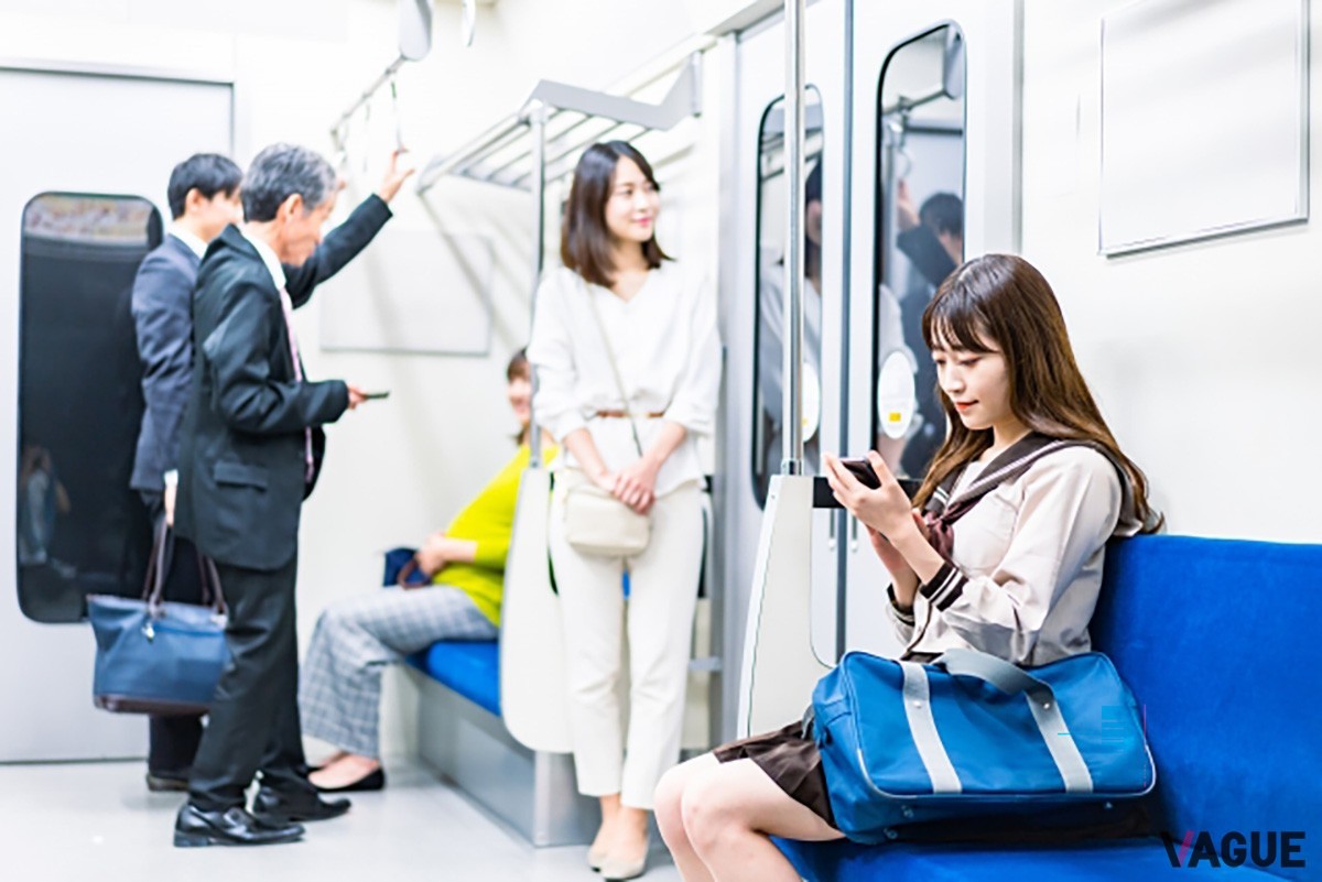 混雑時はどうしても持ち物が邪魔になるため周囲への配慮が必要