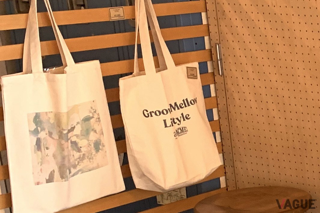 TOTE BAG／価格 3,300円  12inch LPレコードが持ち運べるサイズ。