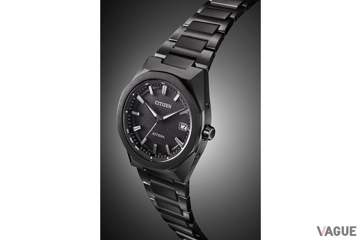 ケース径39mm。全体のデザインテイストは同様のアプローチ