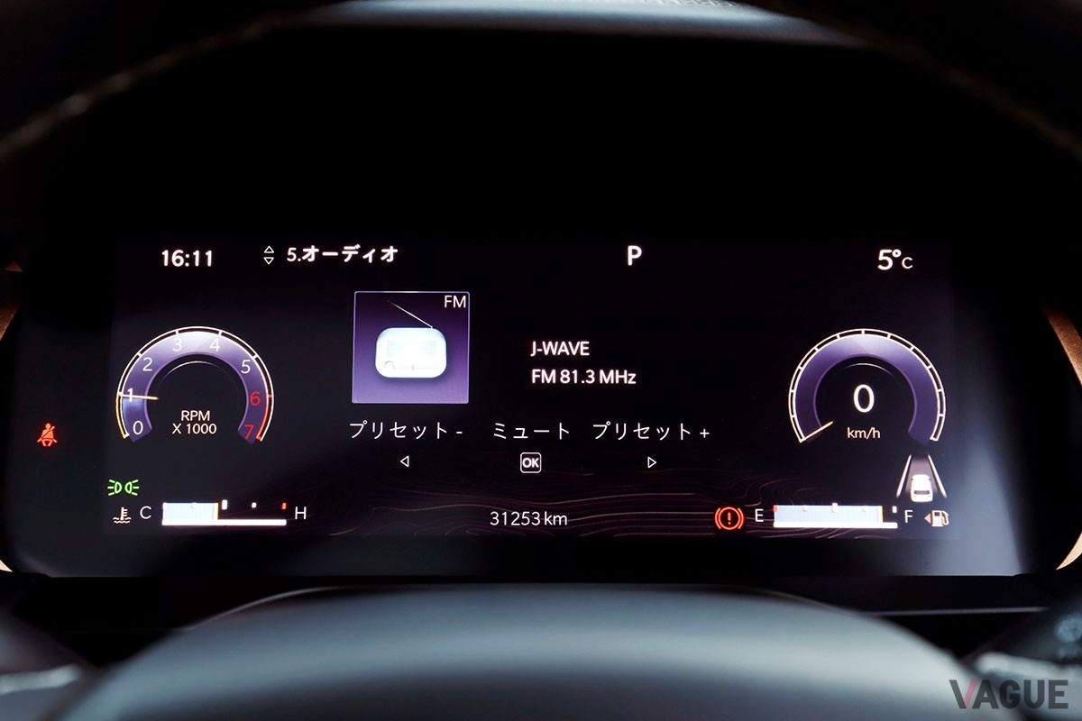 使いやすいラゲッジスペースと優れた走行性能により、快適なゴルフ旅を楽しませてくれるジープ「グランド チェロキー」