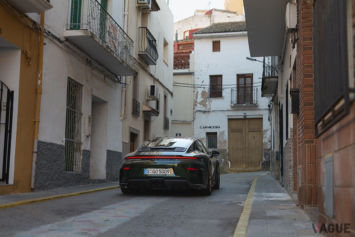 ポルシェ新型「911GT3 ツーリングパッケージ」