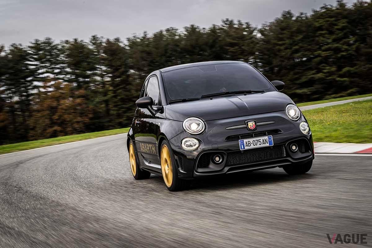 限定車「アバルト695 75°アニヴェルサーリオ」