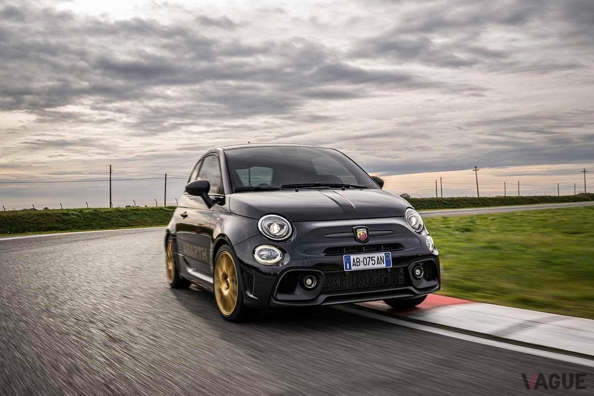 限定車「アバルト695 75°アニヴェルサーリオ」