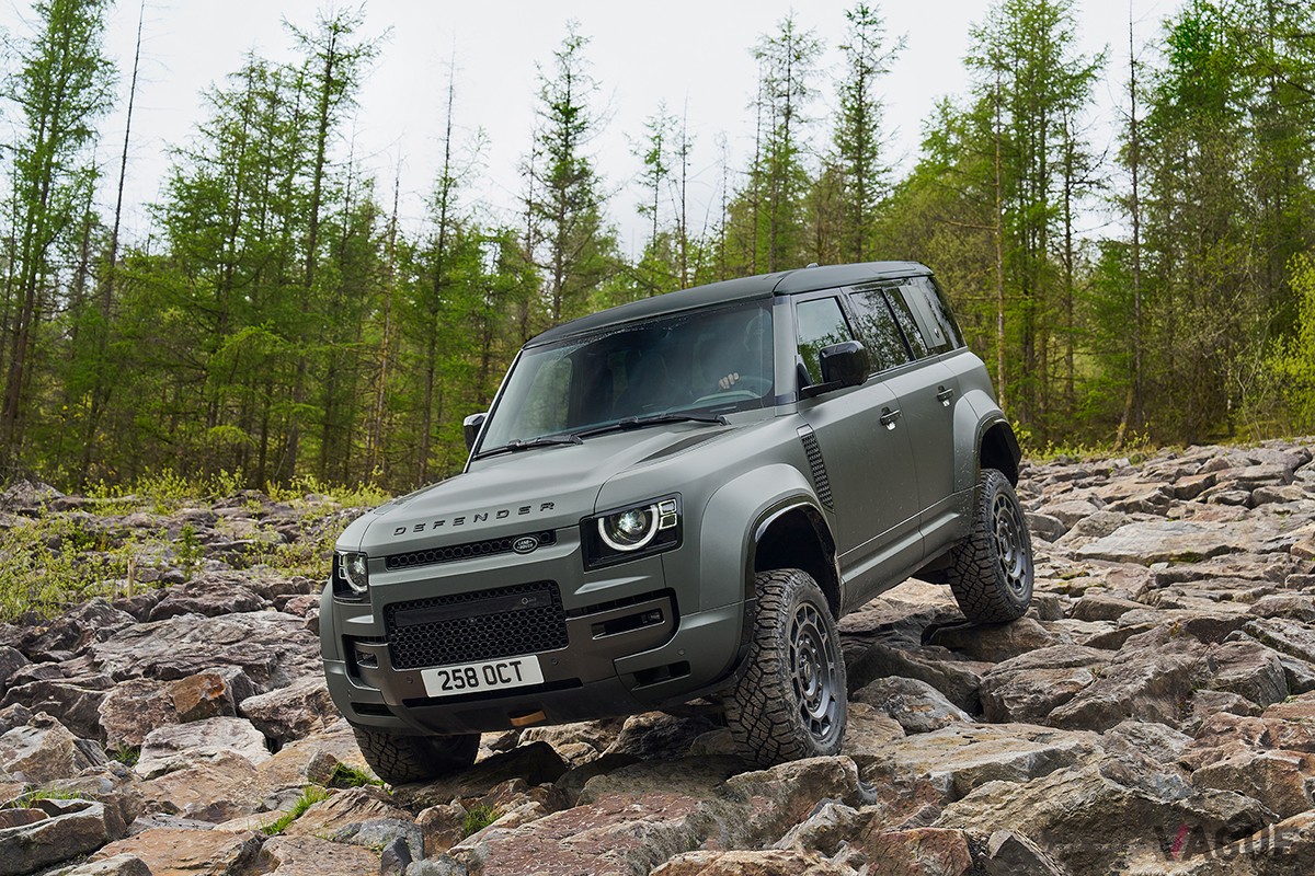 新型「ディフェンダーOCTA」