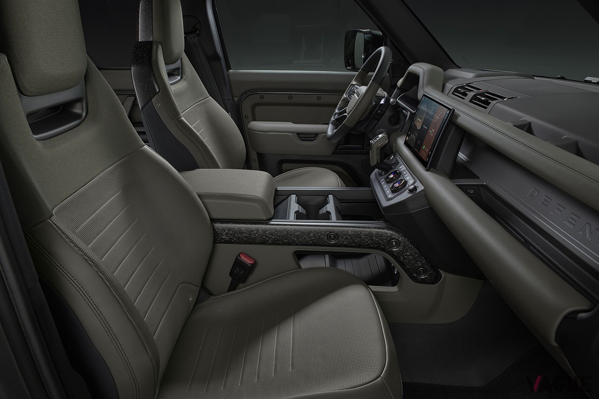 新型「ディフェンダーOCTA」のインテリア