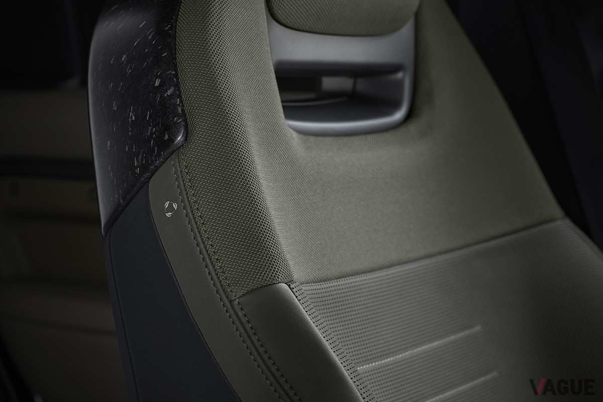 新型「ディフェンダーOCTA」のインテリア