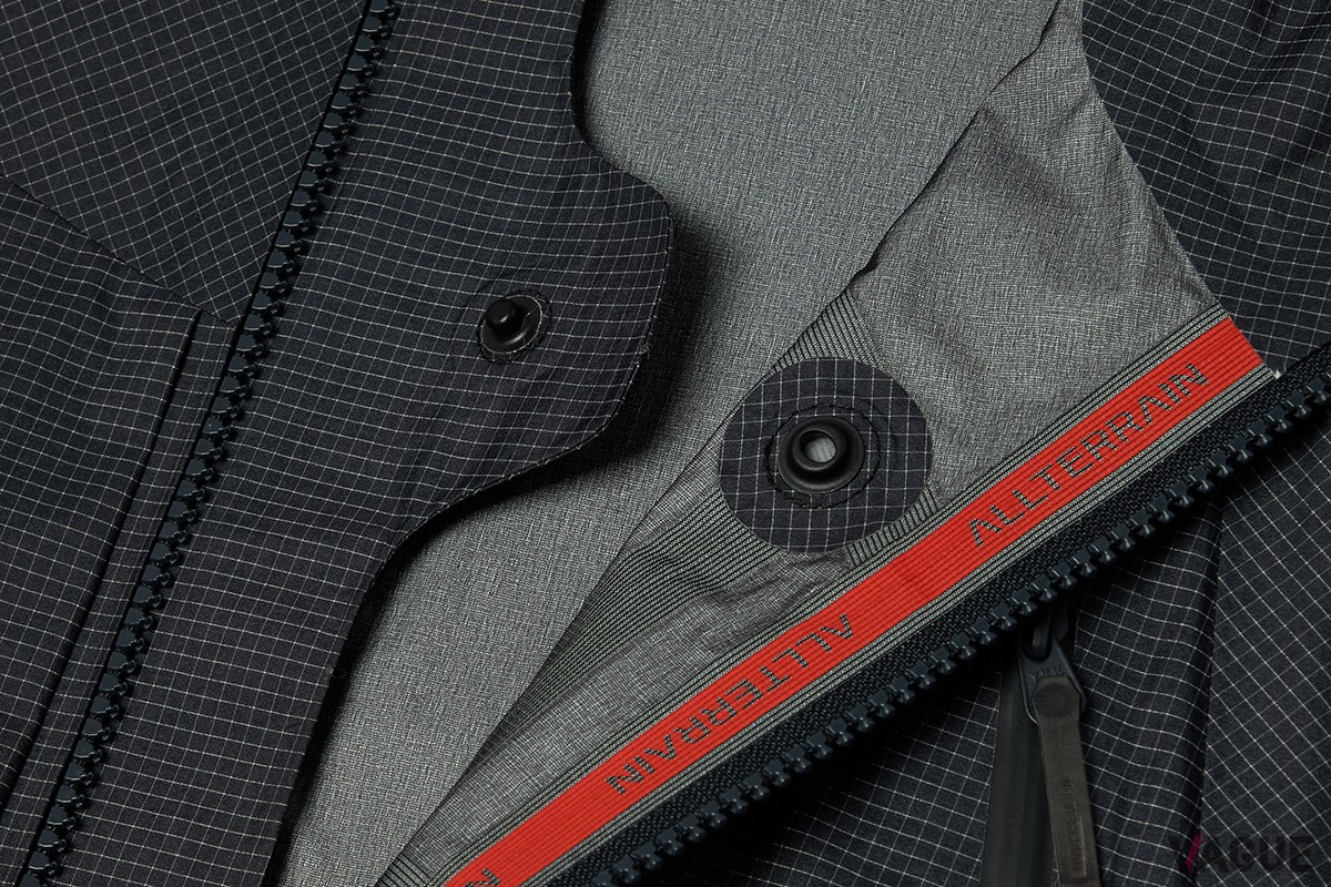 GRID SHELL JACKET “ZENCHIKEI”