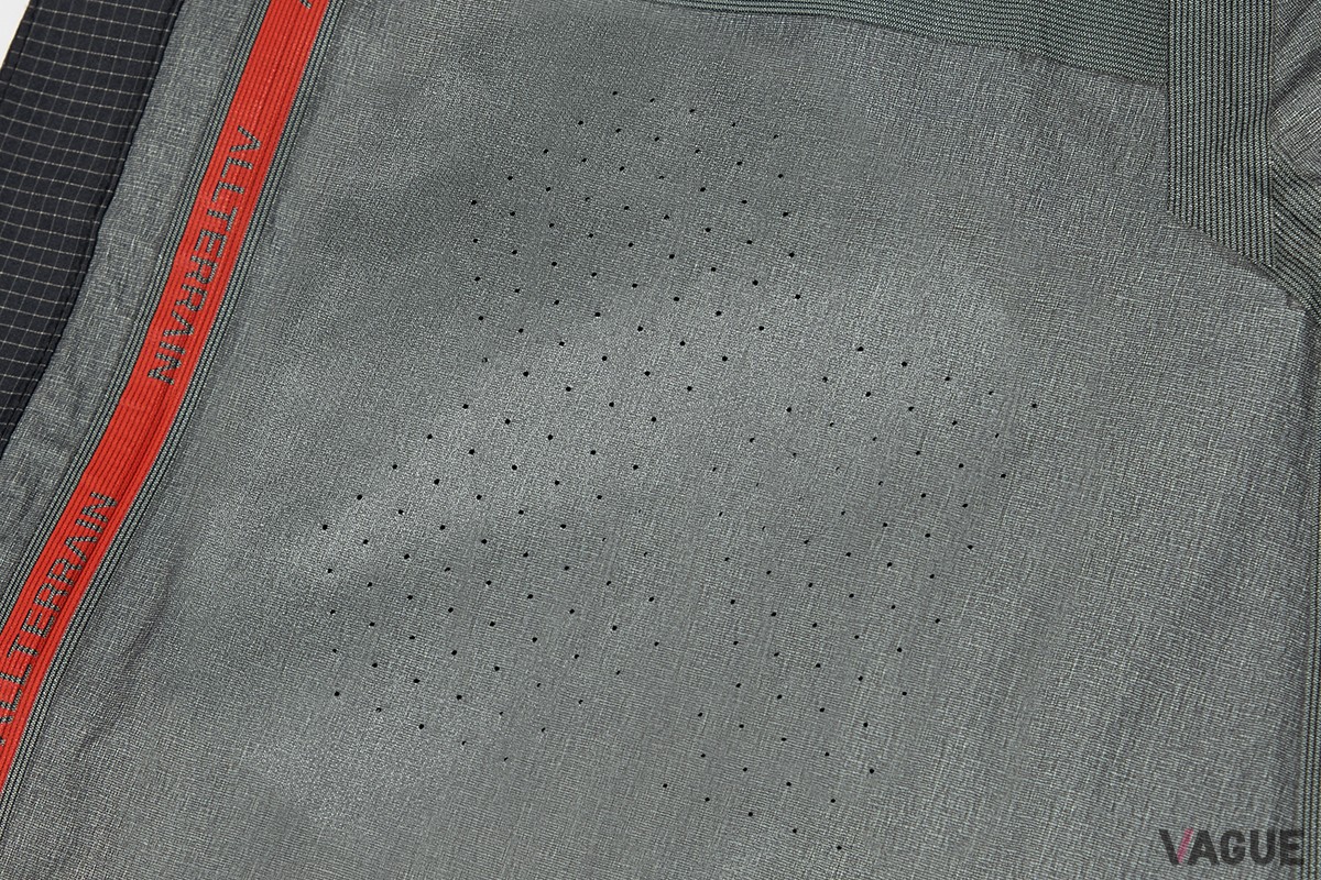 GRID SHELL JACKET “ZENCHIKEI”