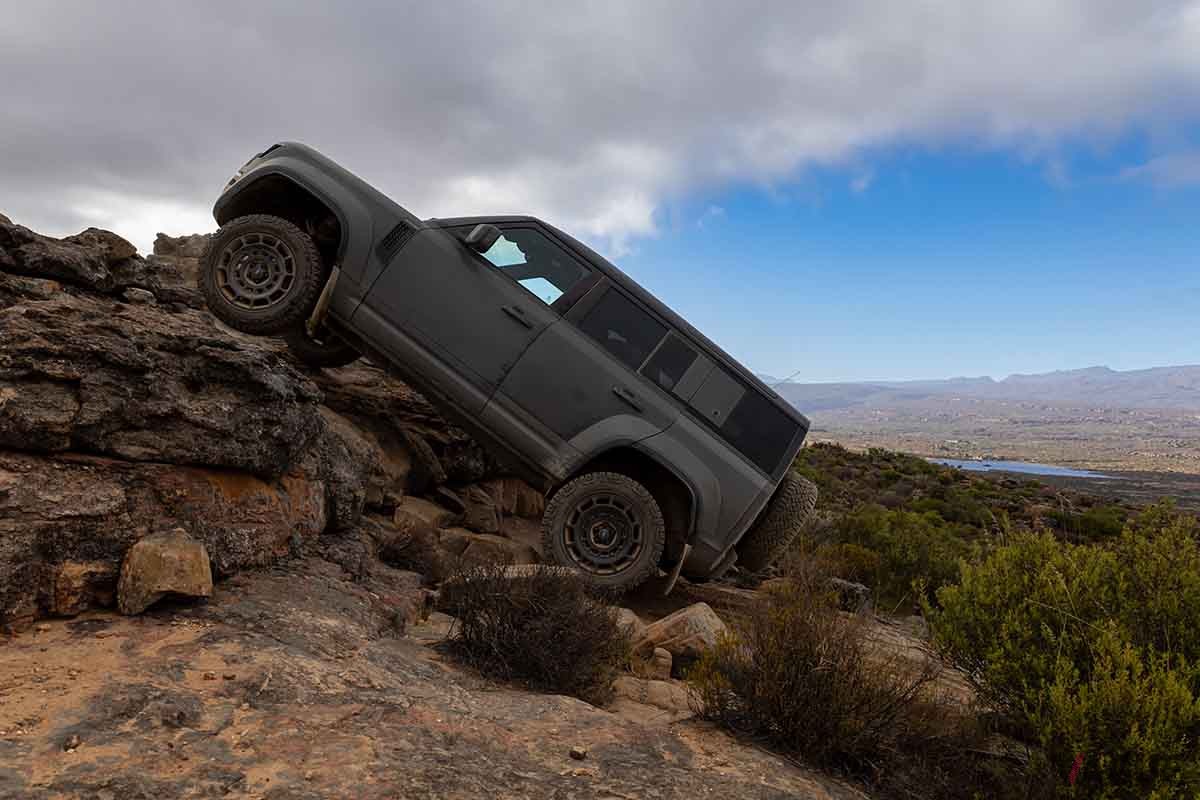 新型「ディフェンダーOCTA」