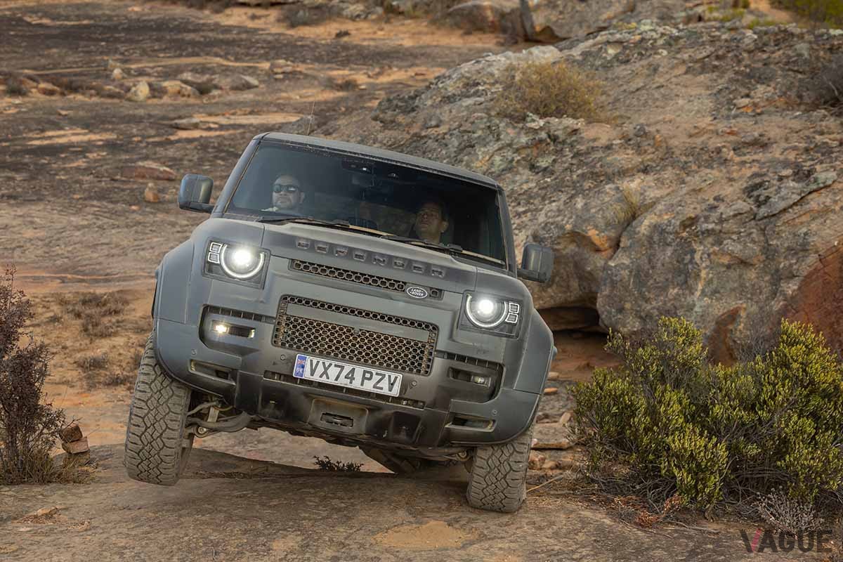 新型「ディフェンダーOCTA」