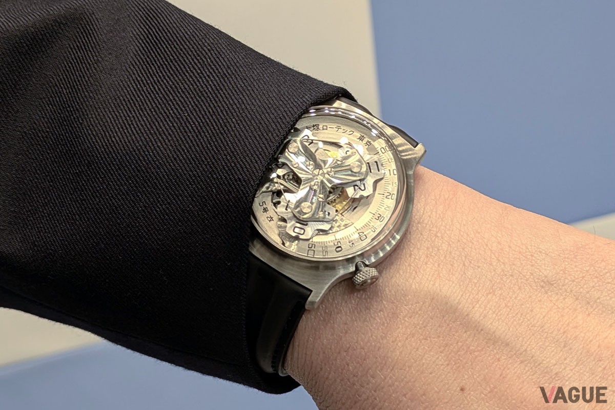 「大塚ローテック　5号改」 自動巻き、SSケース、ケース径：40.5mm、ケース厚：12.2mm、カーフレザーストラップ、日常生活防水、ムーブメント：MIYOTA90S5＋自社製サテライトアワーモジュール、毎時28,800振動、パワーリザーブ約40時間、税込価格：748,000円（抽選販売）。