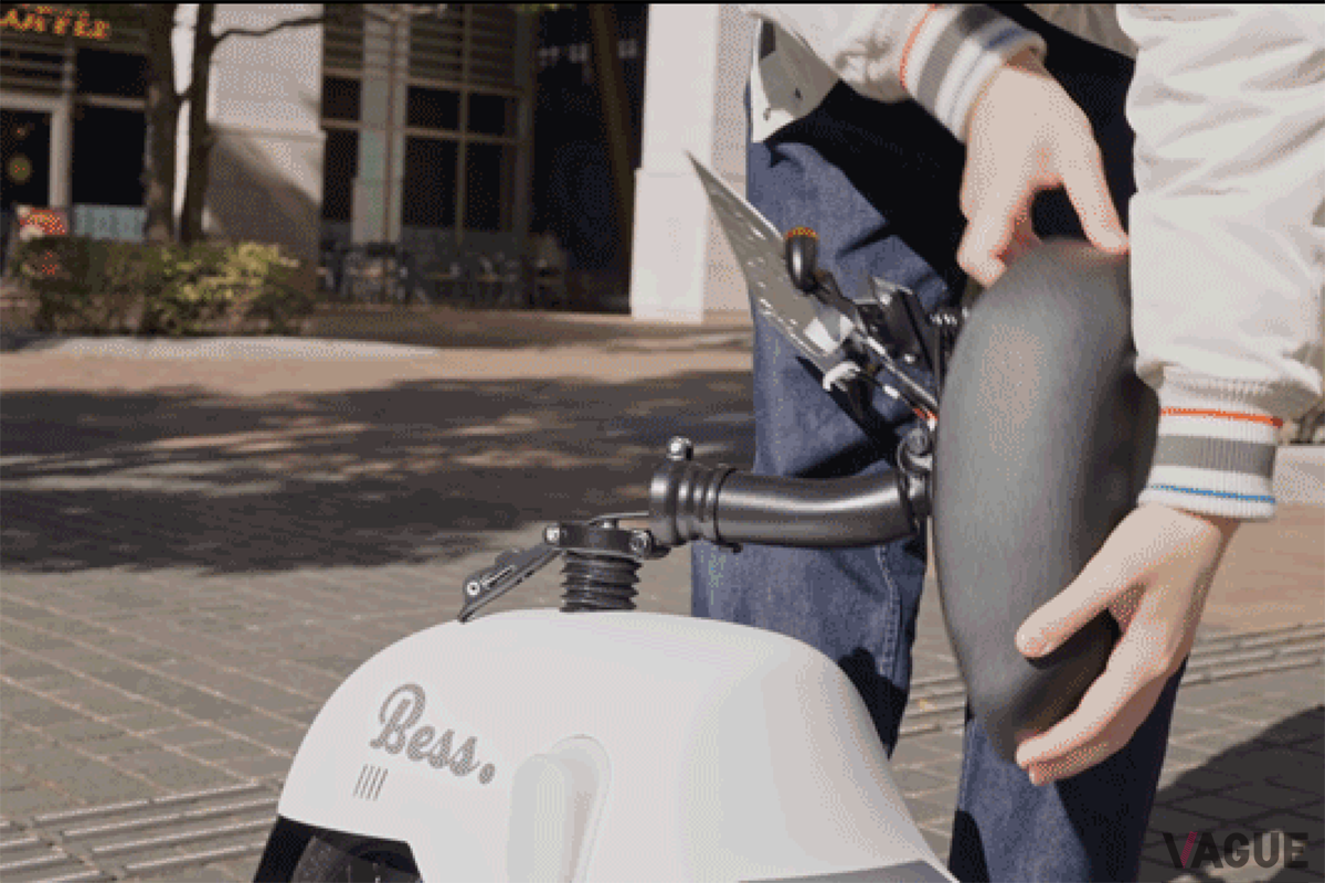 サドルの折りたたみは3秒