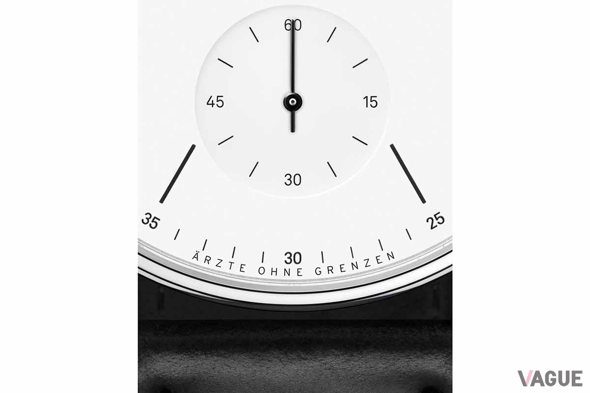 6時位置の下に記された「Ärzte ohne Grenzen（国境なき医師団）」の文字。身につけることで連帯を感じ取ることができる