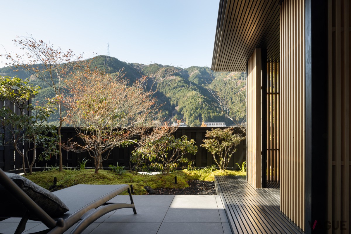 四季毎に表情を変える日本庭園が飛騨の自然と完璧に調和