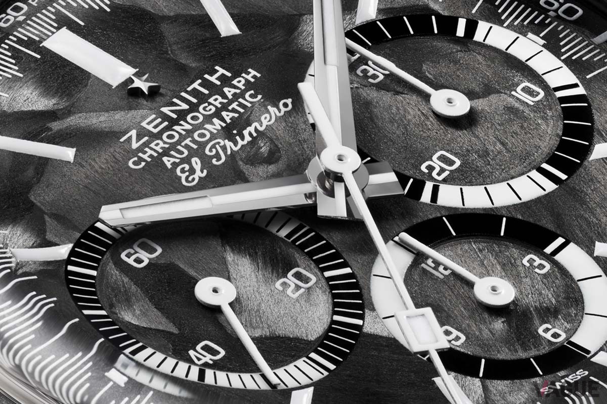 カモフラのようにも見えるカーボンの模様がアクティブな印象を打ち出している