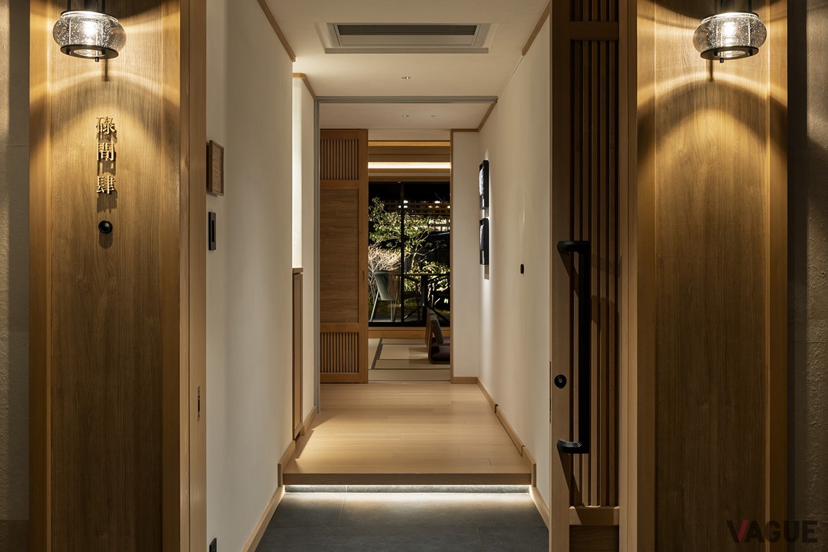 エントランスを開けると広がる非日常空間