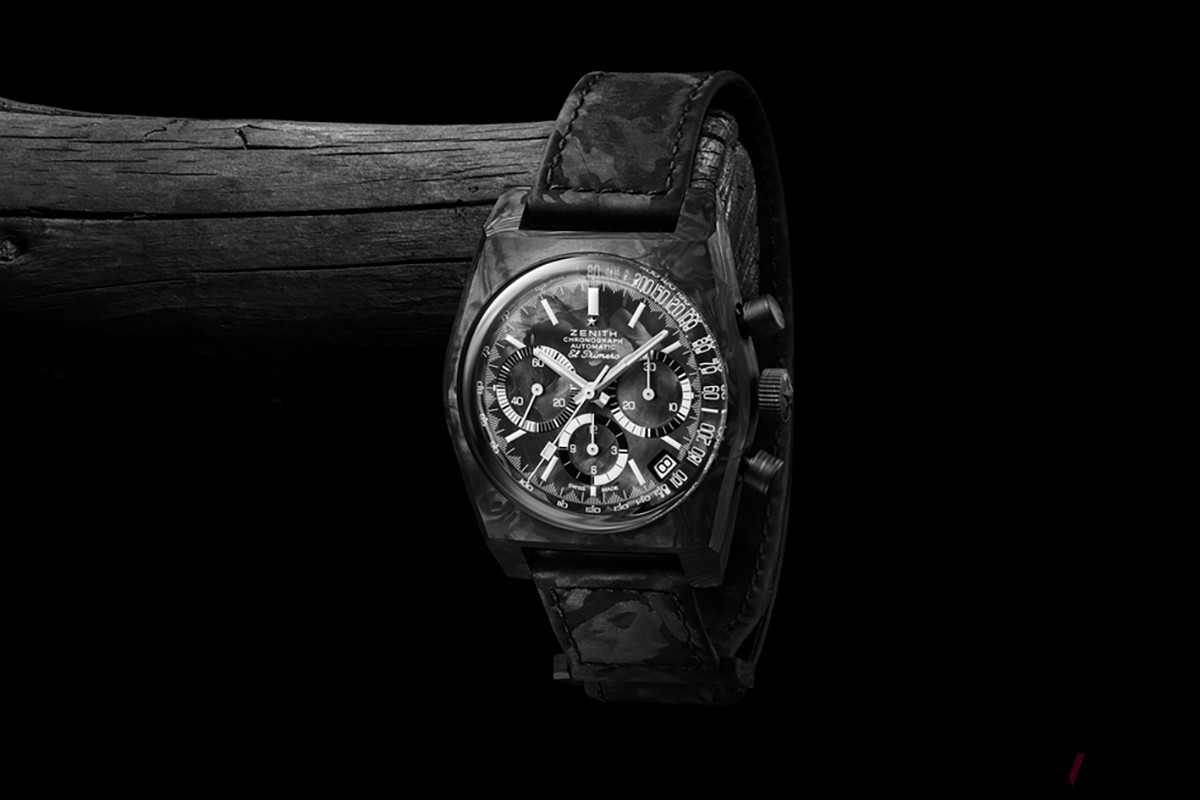 毎回注目を集める「A3818」、通称カバーバールのリバイバルモデル。今回はカーボン製のケースとダイヤル、ベルクロストラップという斬新なアプローチで新鮮味たっぷり