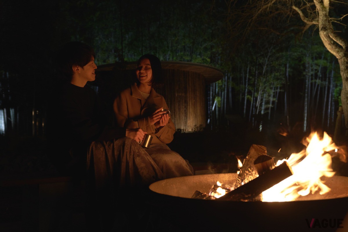 施設中央のファイヤーピット