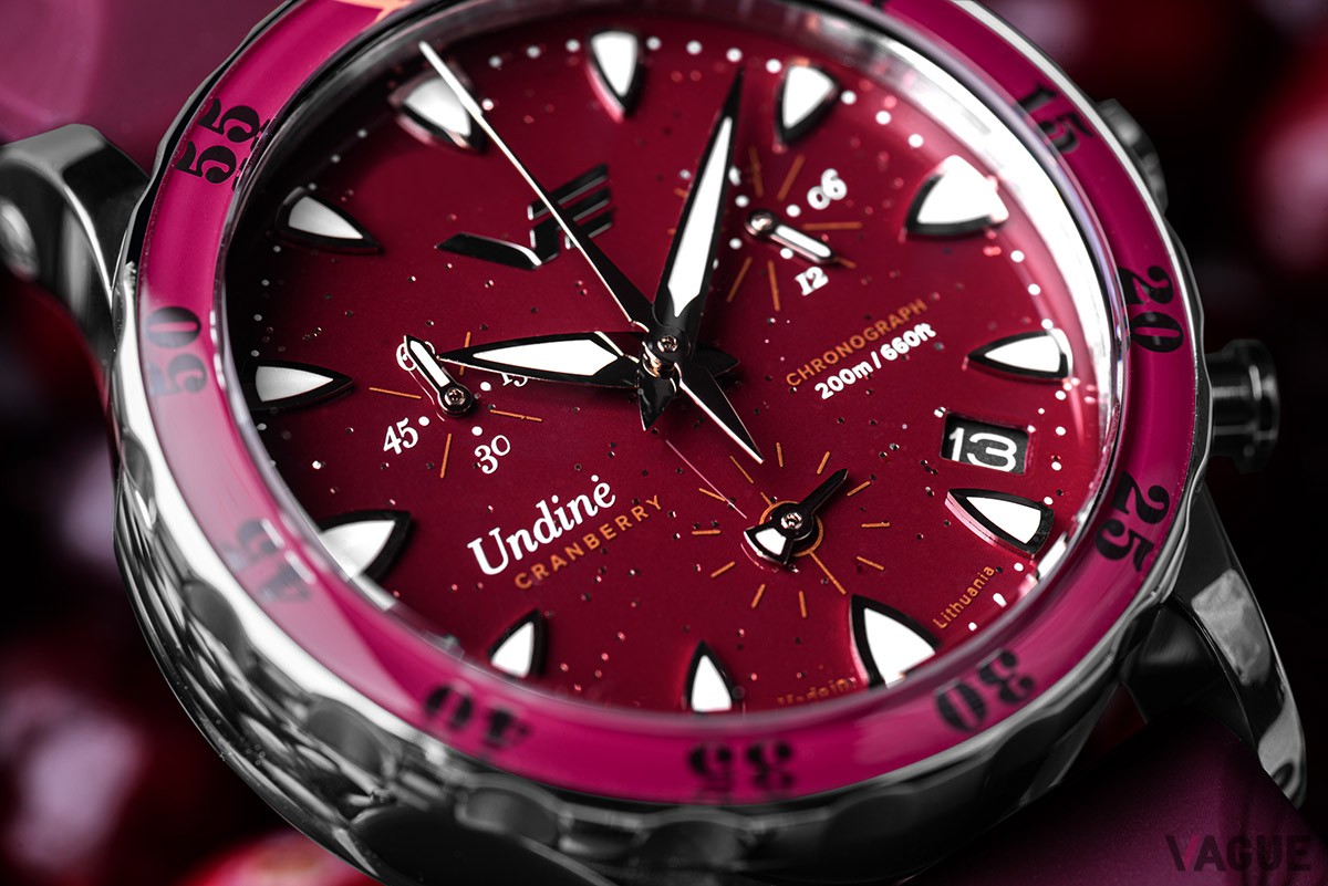 同じくエナメルダイヤルの「Cranberry」。魅惑的な色彩と艶やかなダイヤルはケーキのように美味しそう!?