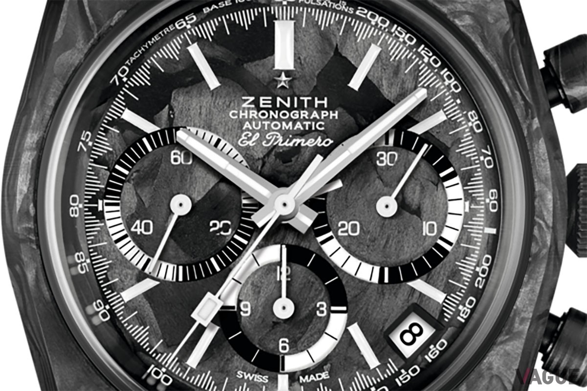 10本限定という注目の限定モデルはオリジナルに忠実なラダーブレスレットを搭載。こちらもカーボンによってその特徴的な姿を再現している