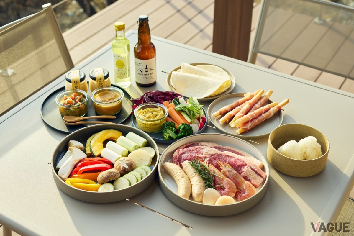 その土地の食文化を楽しむ夕朝食