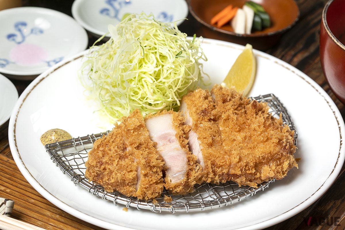 老舗から最先端まで。食通の人が足繁く通う街、日本橋人形町には、美味しい店がいくつもあります。
