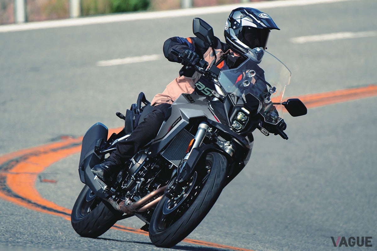 スズキ「Vストローム800」の2025年モデル