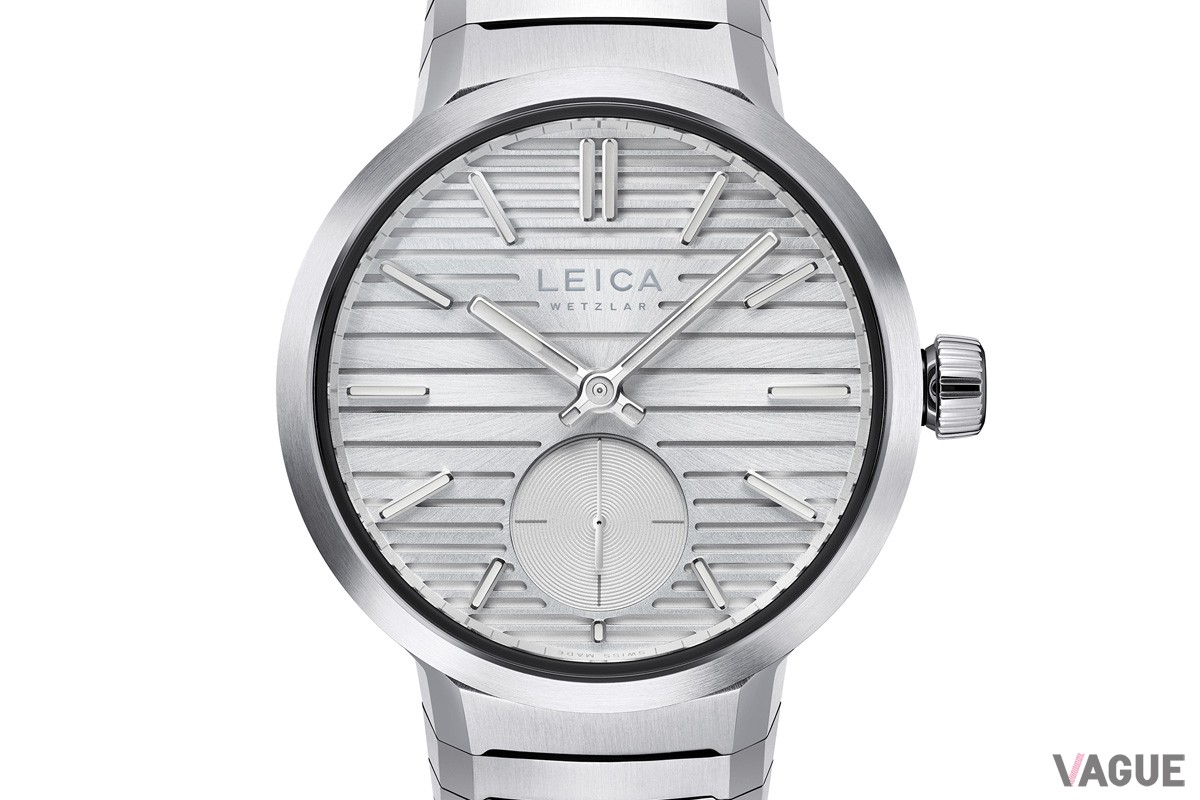 防水性能を備えた頑丈なチタン、またはエレガントなステンレススチールケースは、どんな腕にもスムーズにフィット