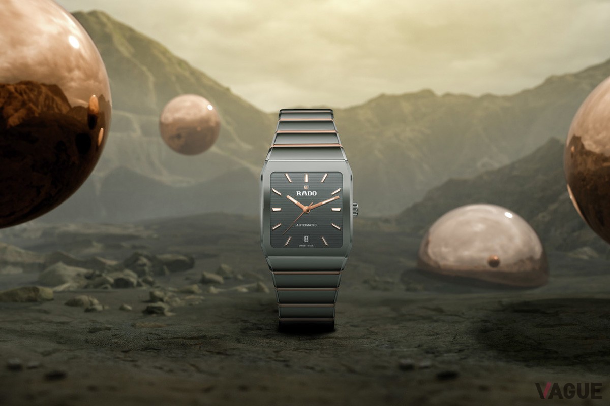 グレーラッカー仕上げのダイヤルを組み合わせた「R10203102」