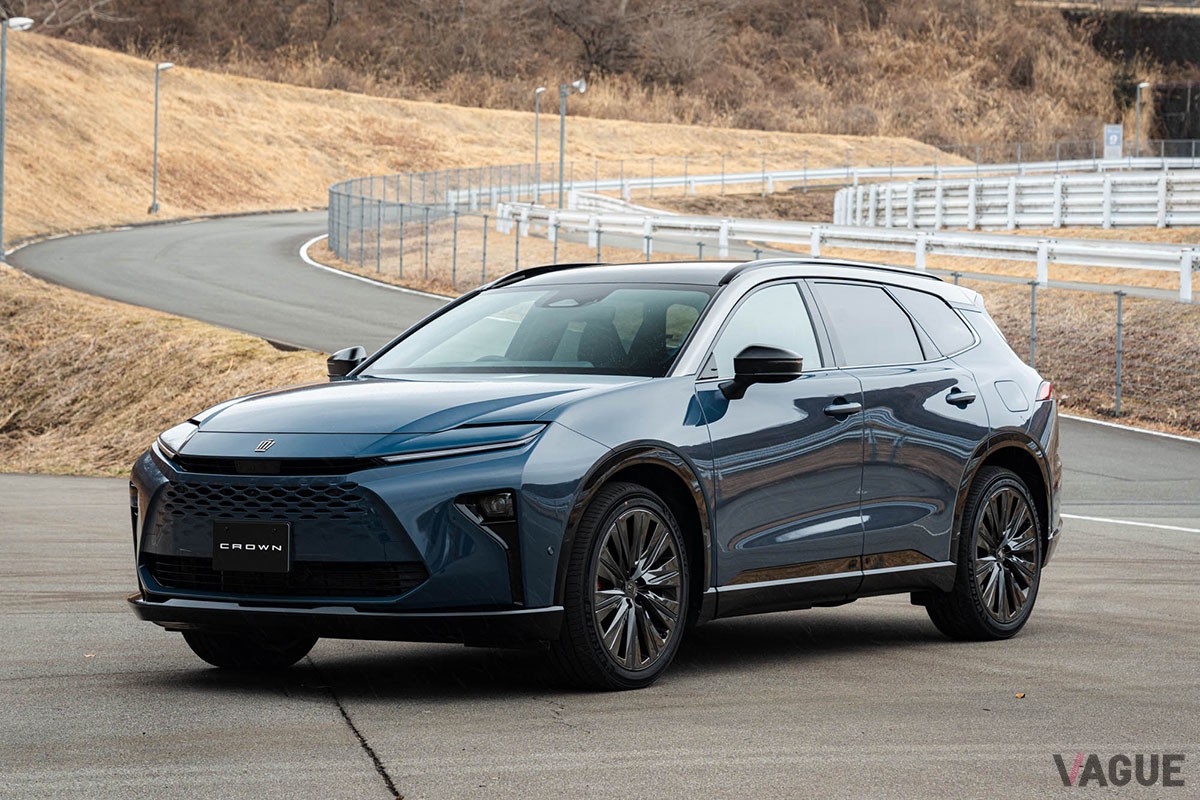 トヨタ新型「クラウン・エステート RS」（PHEV）