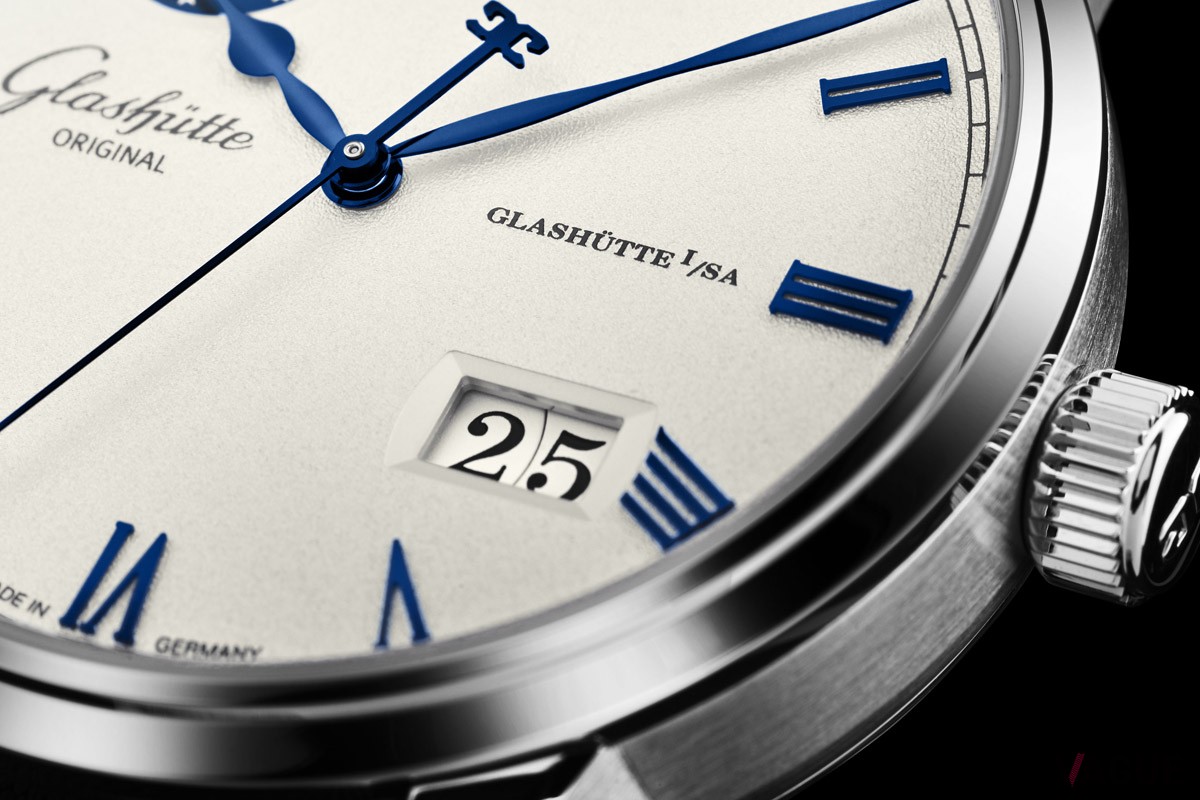 4時位置に配されたパノラマデイト