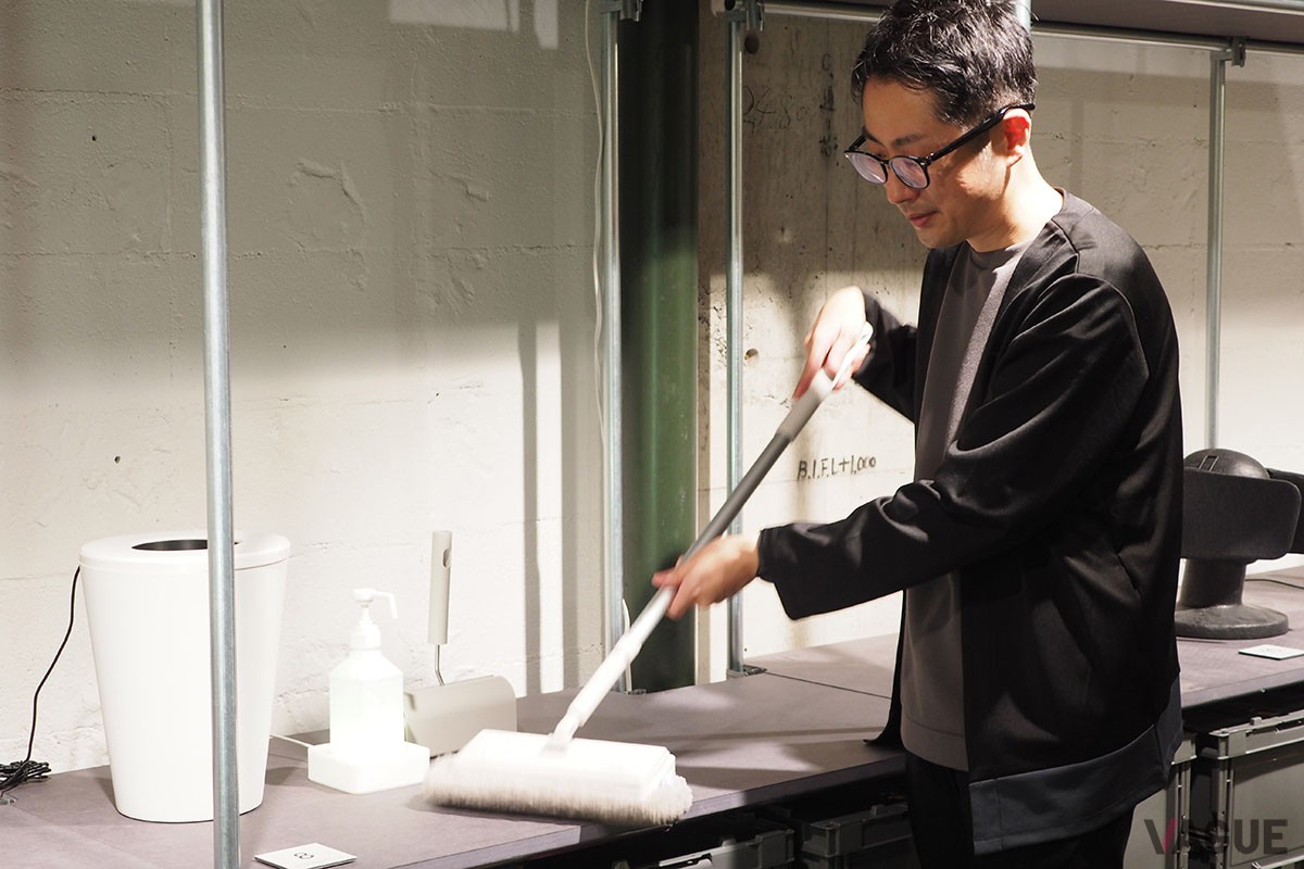 掃除機を動かしたりゴミ箱にゴミを入れたりすると音が鳴る