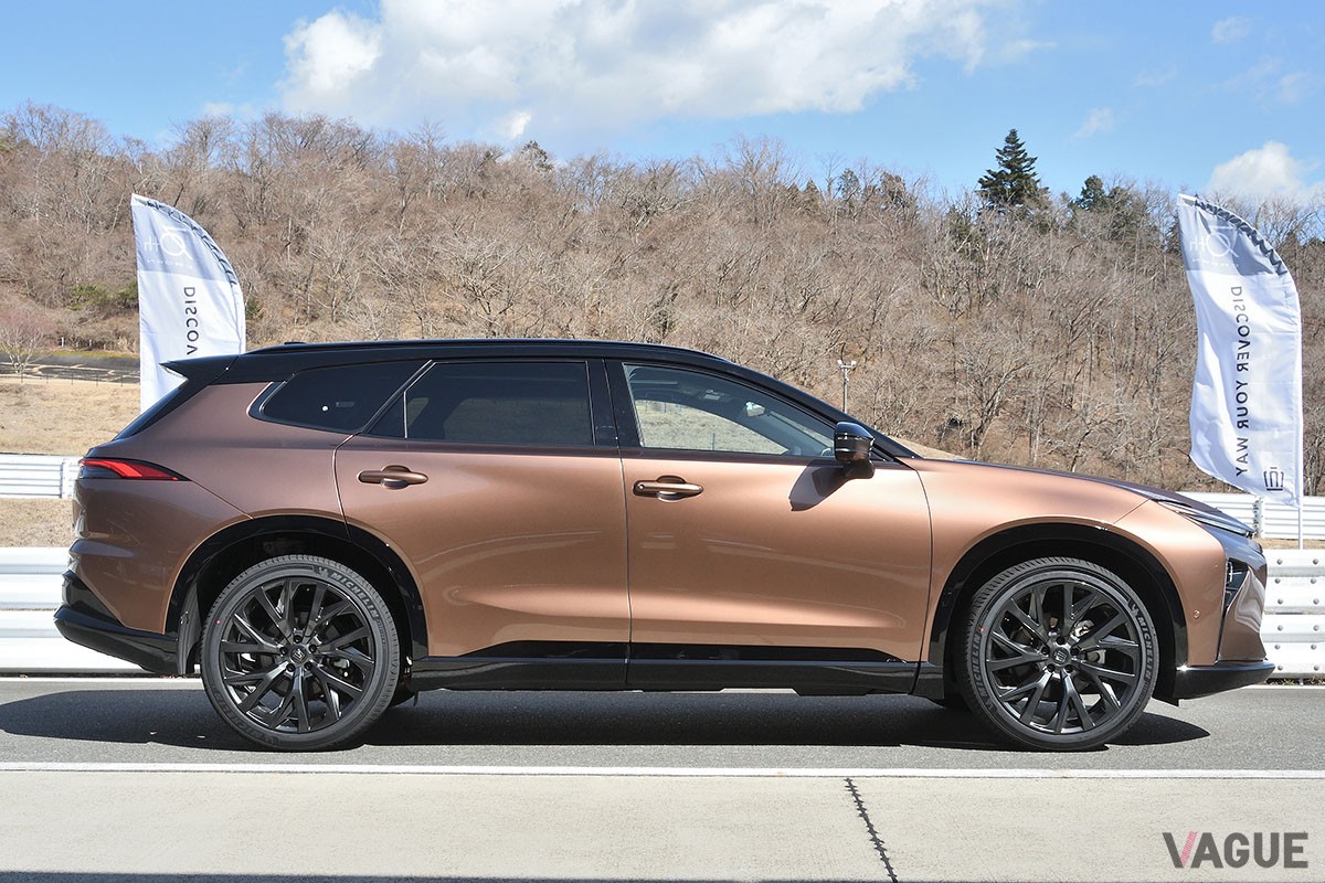 トヨタ新型「クラウン・エステート Z」（HEV）
