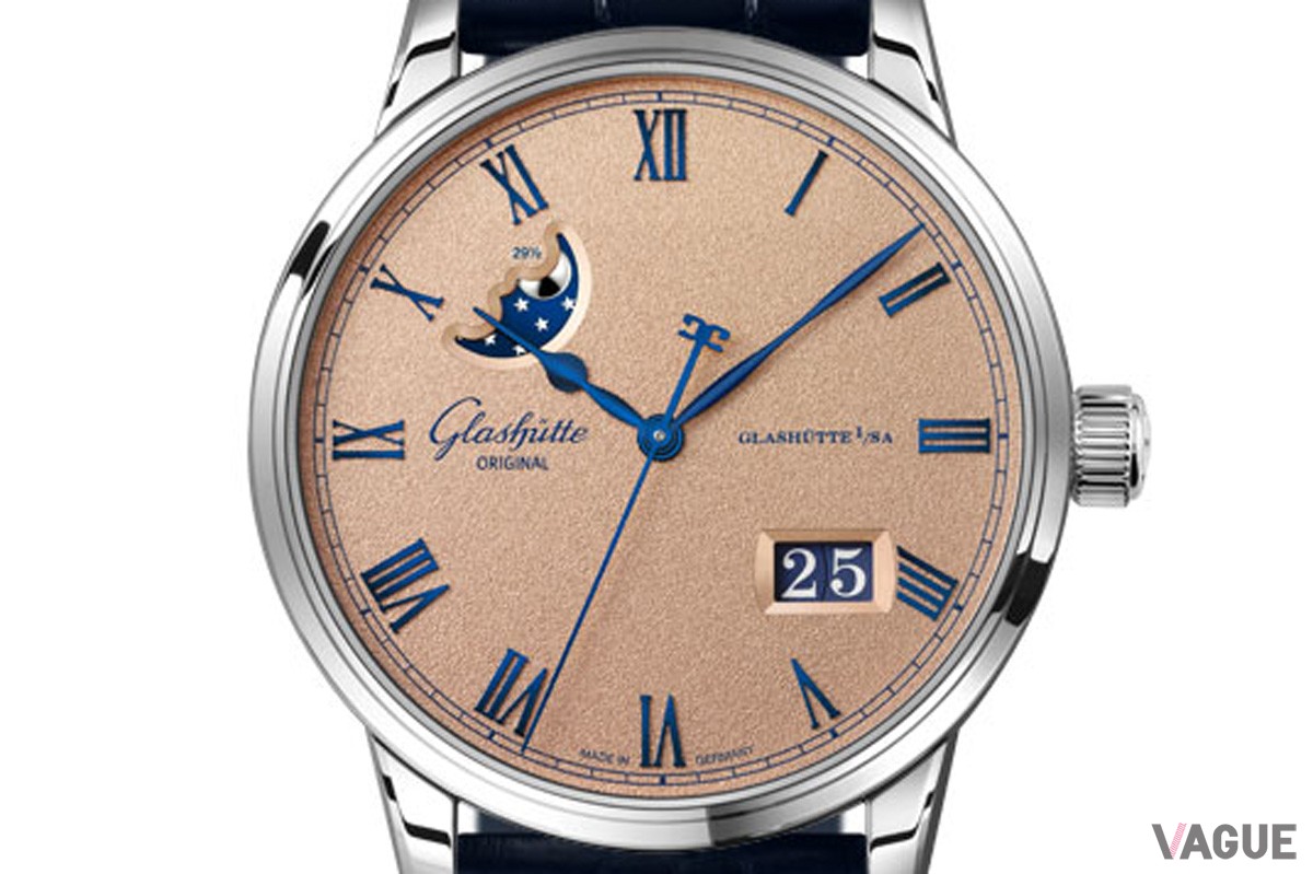 数々の歴史的なグラスヒュッテの時計のスタイルに現代的な解釈を加えたデザイン